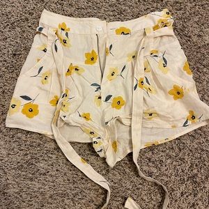 Linen Billabong Shorts. Size S.